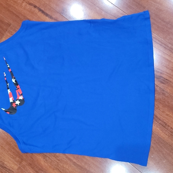 NWT Nike dri-fit tank - Picture 3 of 7